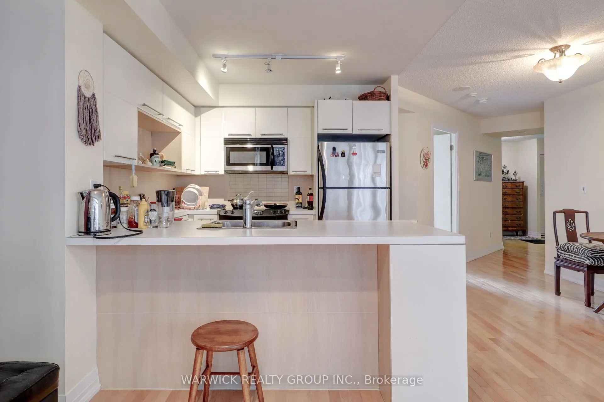 25 Carlton Street, #509