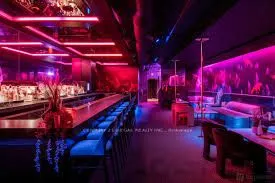 563 QUEEN Street W
