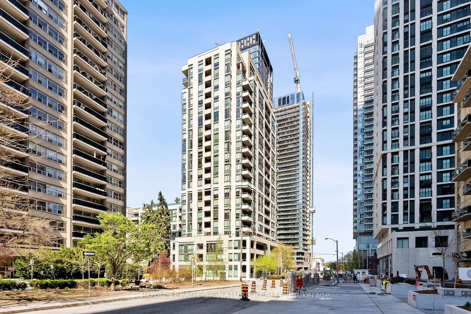 88 Broadway Avenue, #213