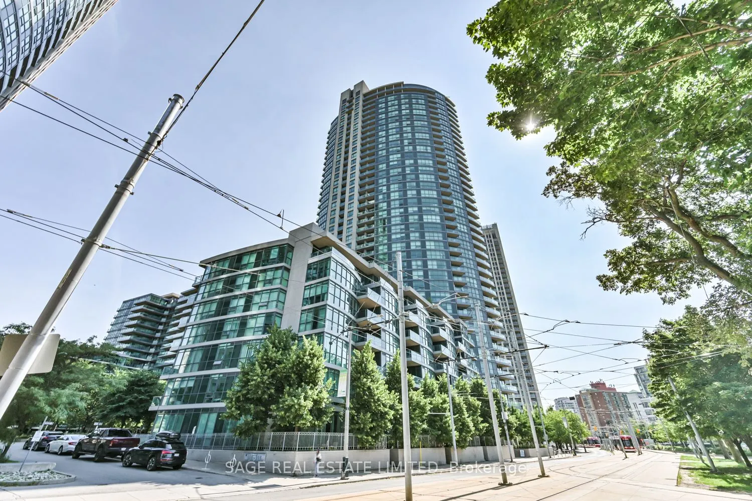 215 Fort York Boulevard, #702