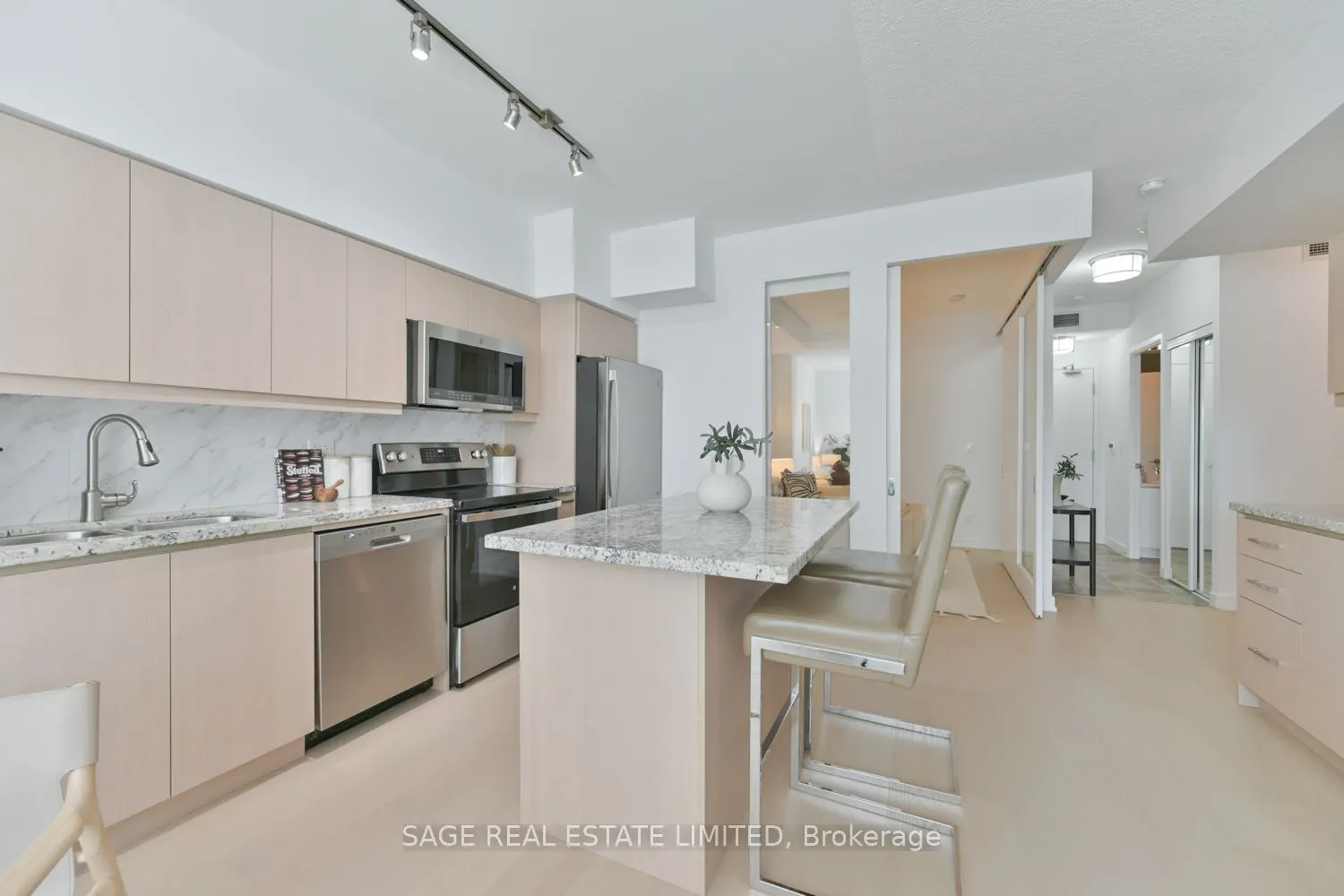 215 Fort York Boulevard, #702