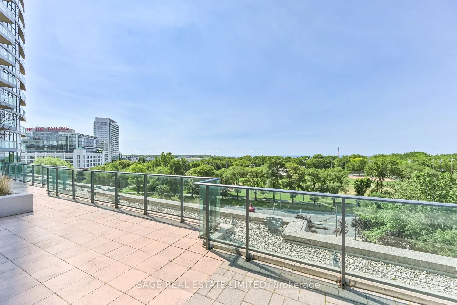215 Fort York Boulevard, #702