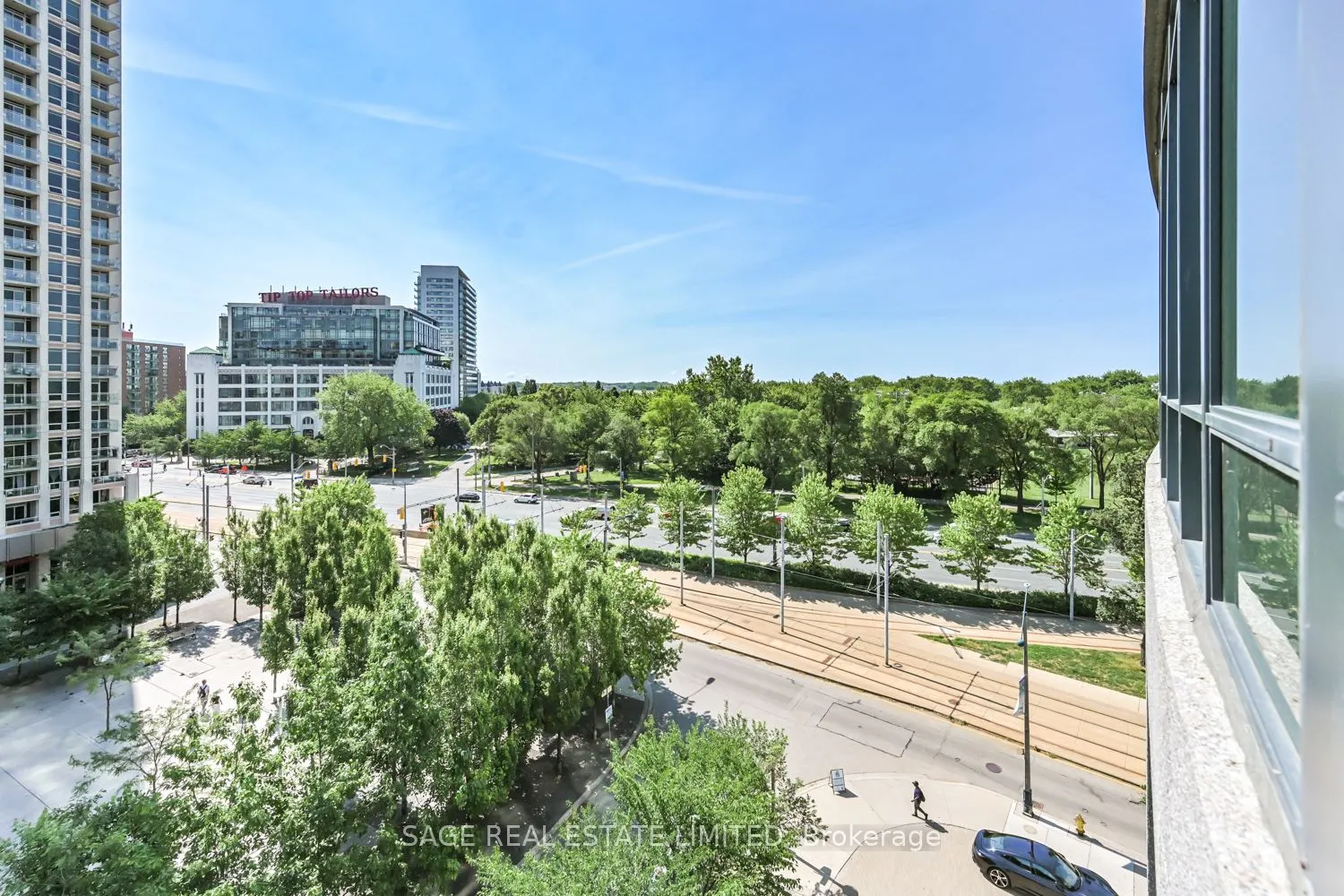 215 Fort York Boulevard, #702