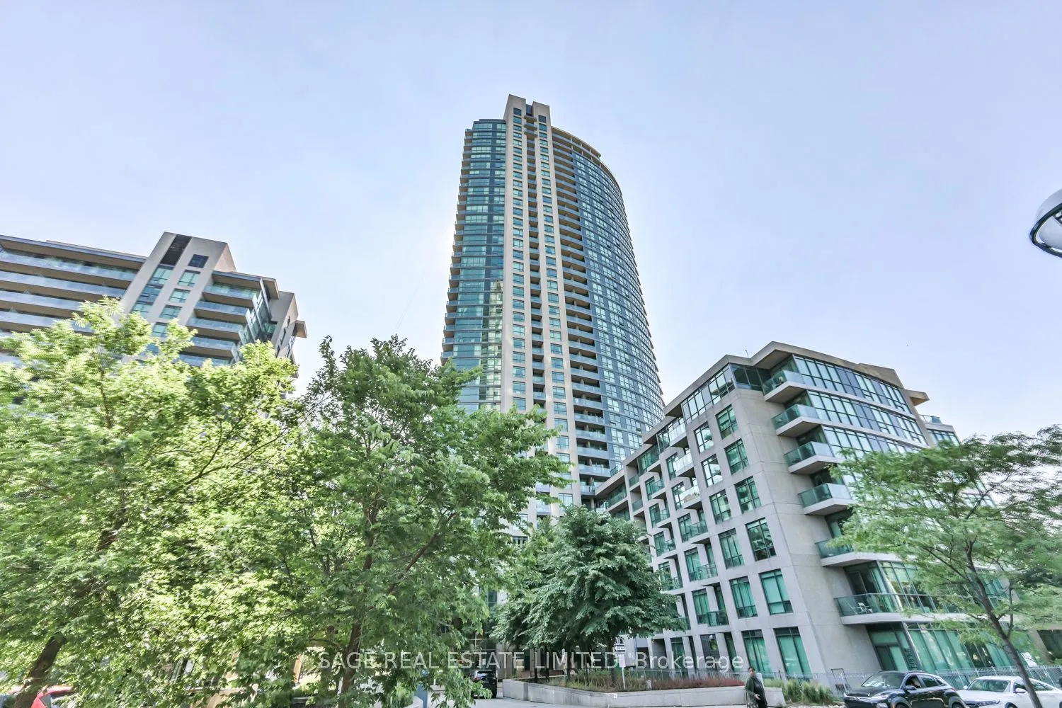 215 Fort York Boulevard, #702