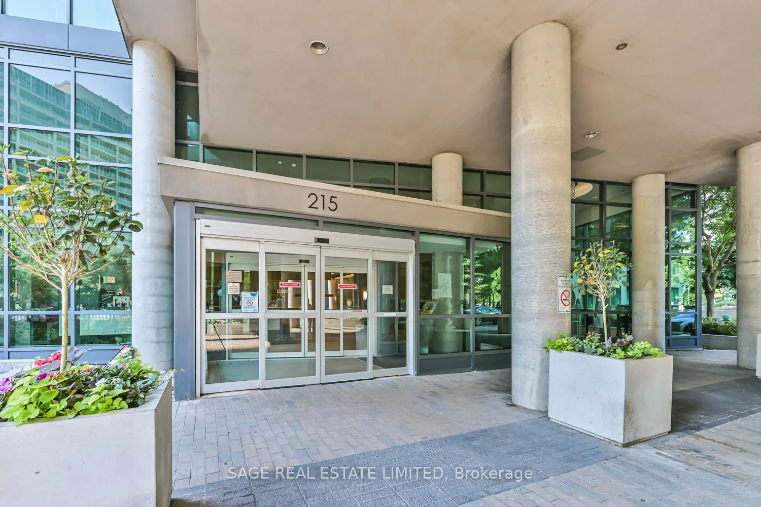 215 Fort York Boulevard, #702