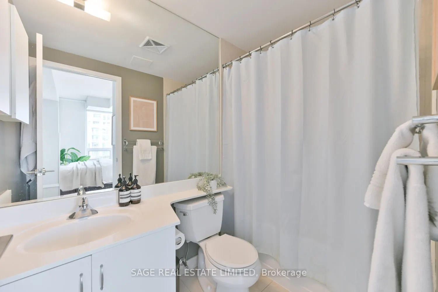 215 Fort York Boulevard, #702