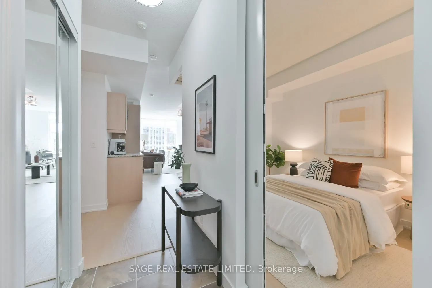 215 Fort York Boulevard, #702