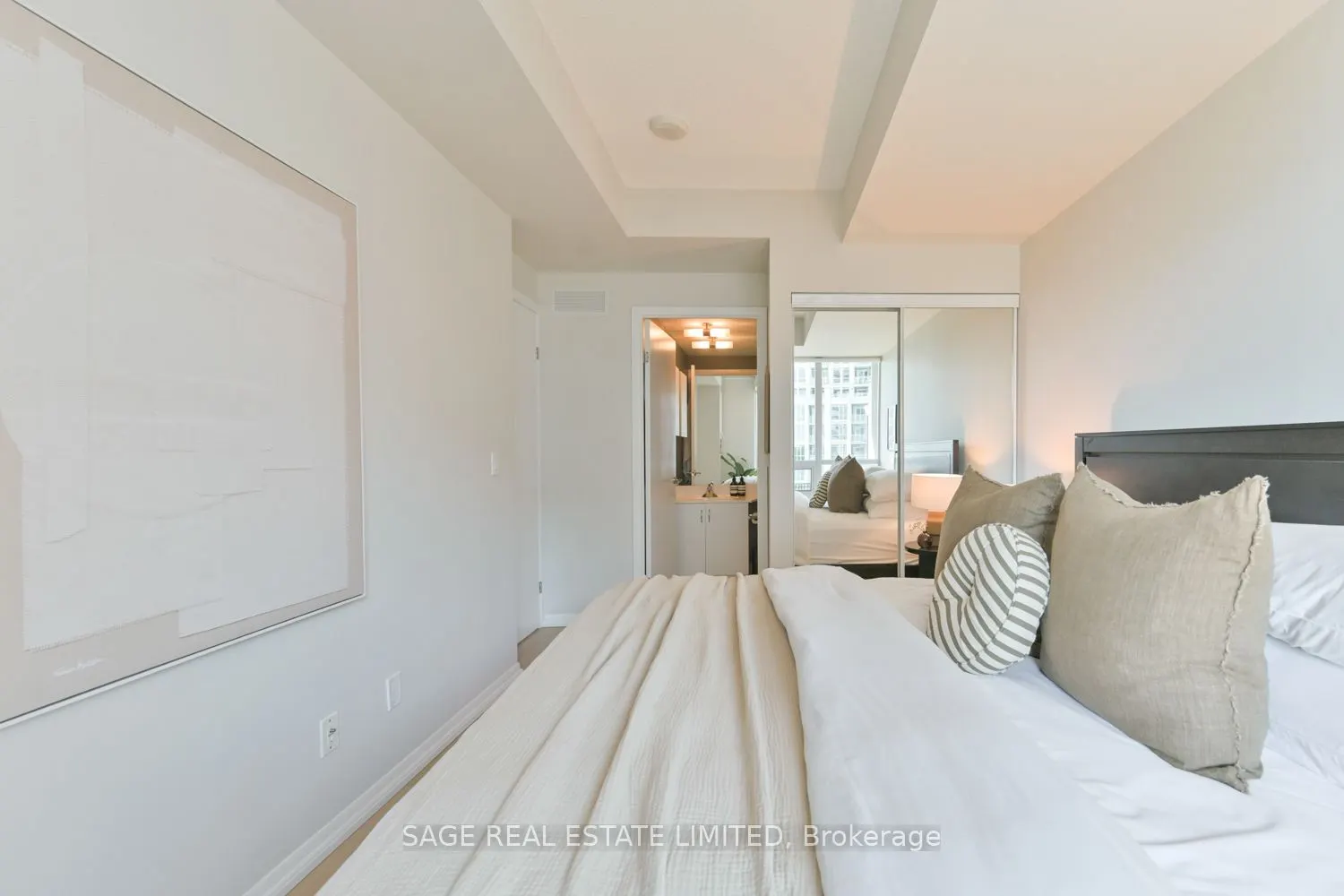 215 Fort York Boulevard, #702