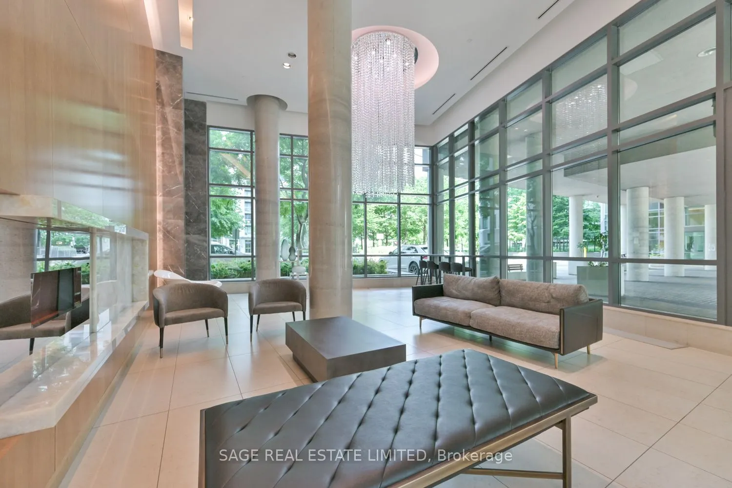 215 Fort York Boulevard, #702