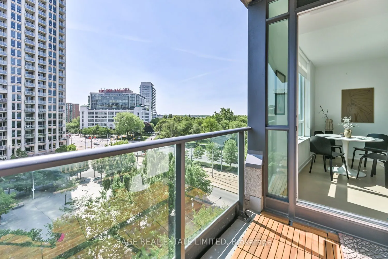 215 Fort York Boulevard, #702
