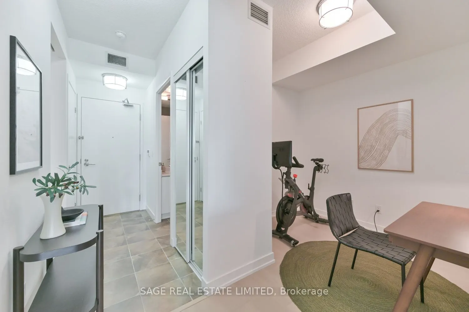 215 Fort York Boulevard, #702