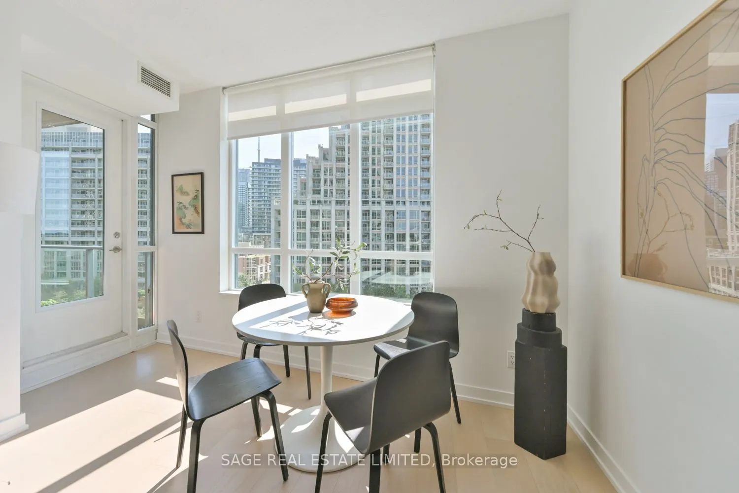 215 Fort York Boulevard, #702
