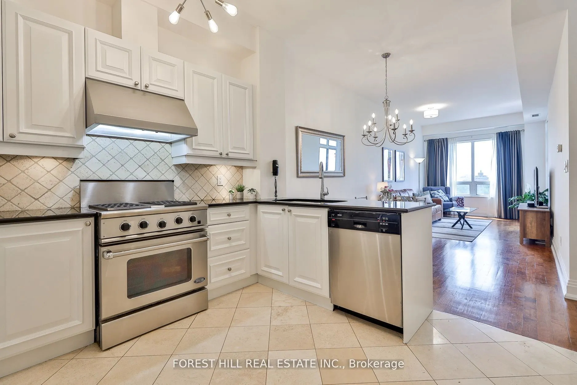99 Avenue Road, #1006