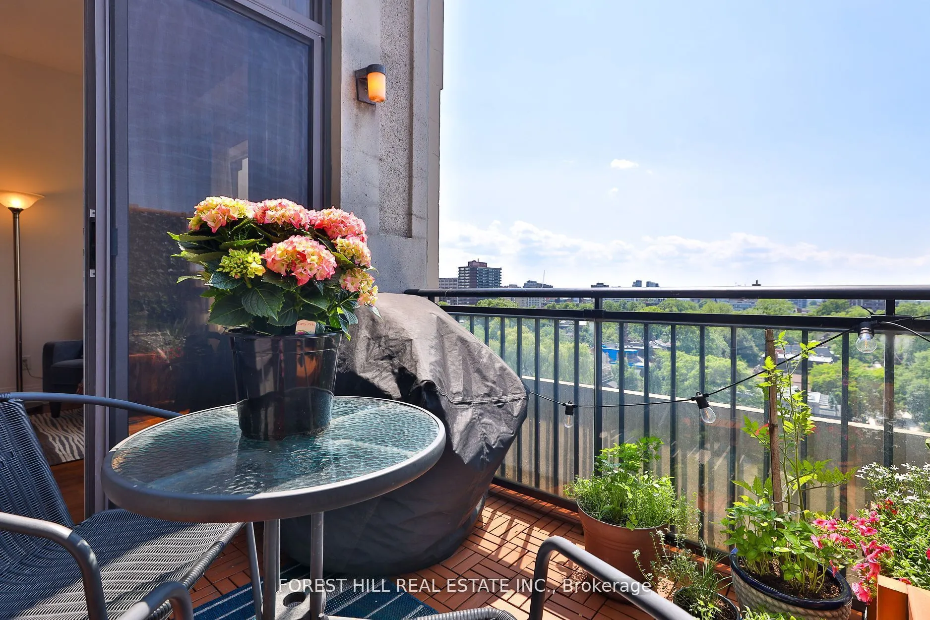 99 Avenue Road, #1006