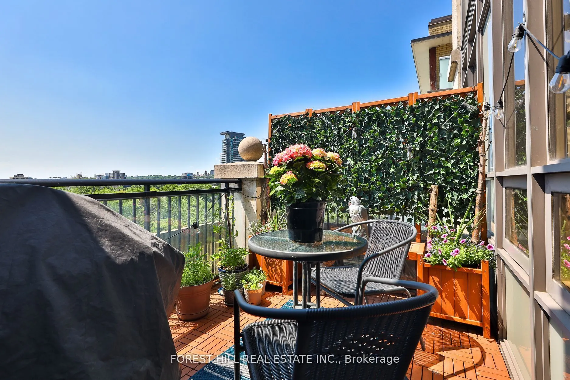 99 Avenue Road, #1006
