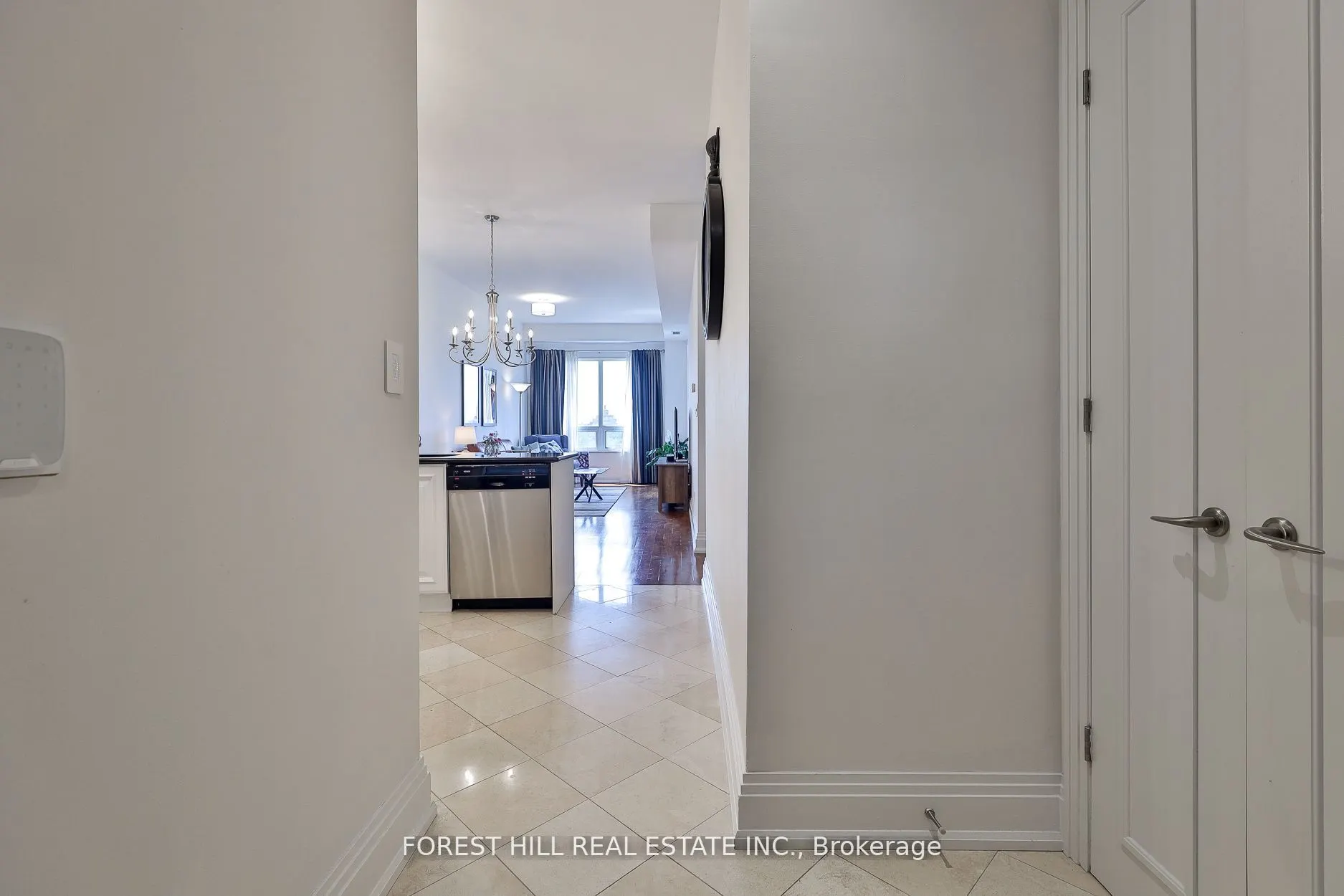 99 Avenue Road, #1006