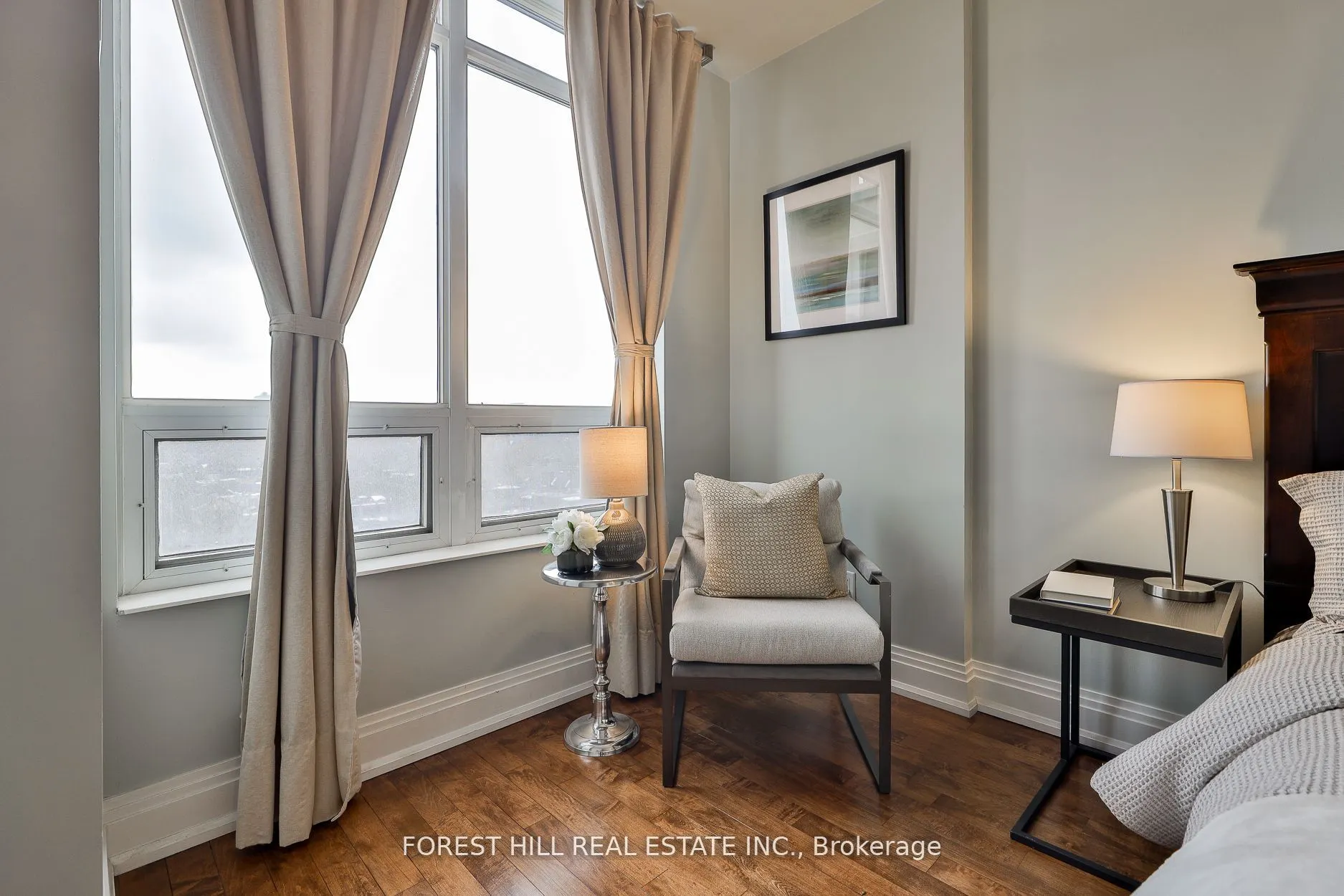 99 Avenue Road, #1006