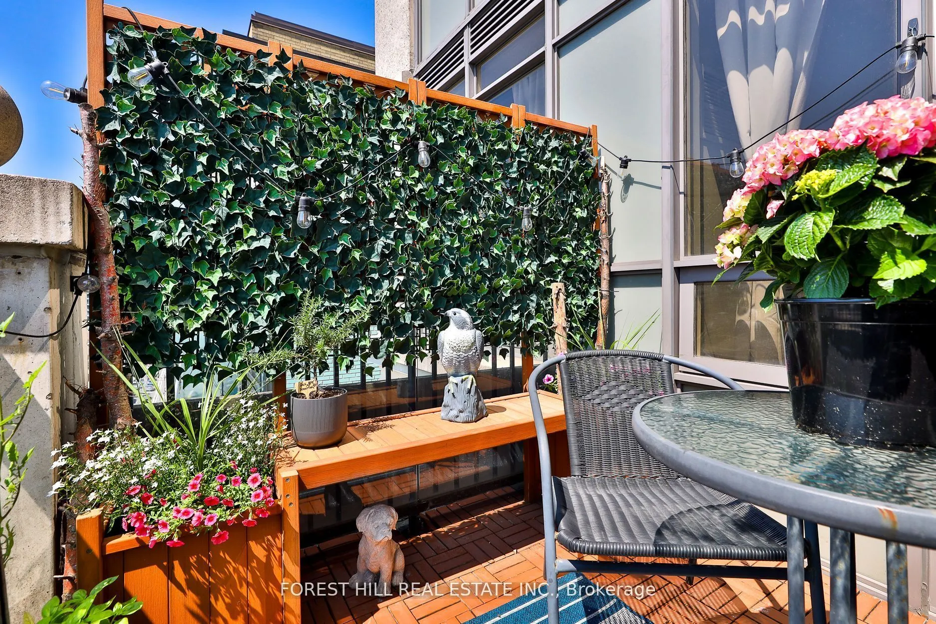 99 Avenue Road, #1006