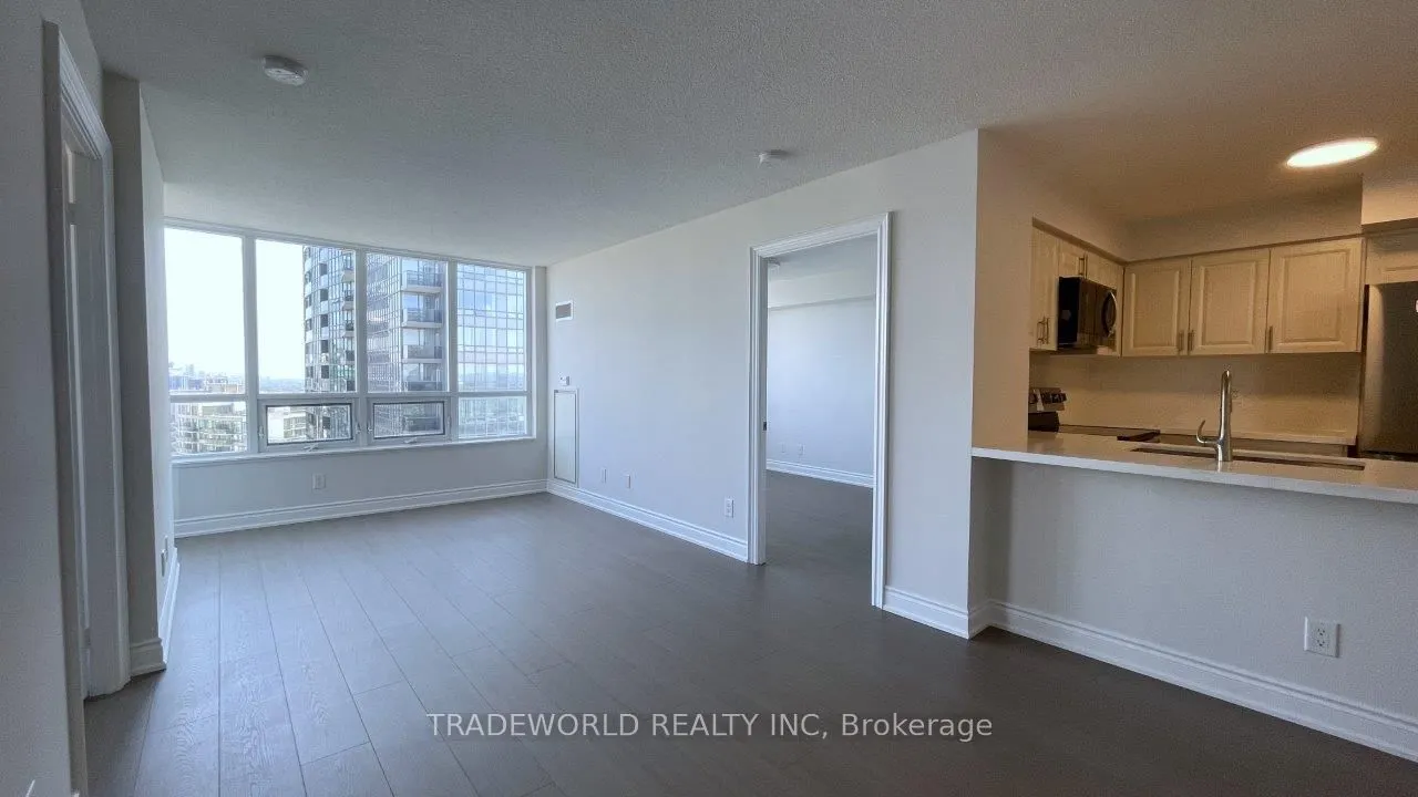 25 Greenview Avenue, #2526