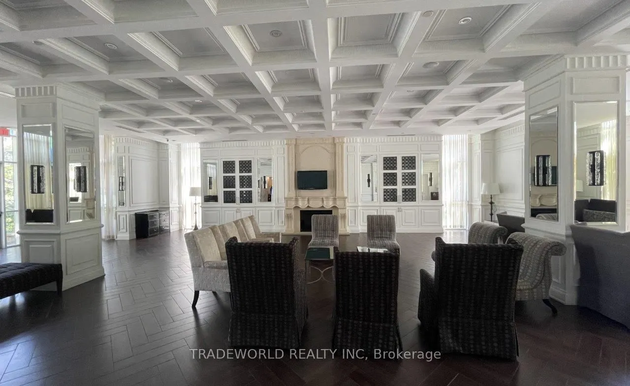 25 Greenview Avenue, #2526