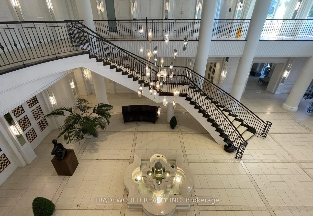 25 Greenview Avenue, #2526