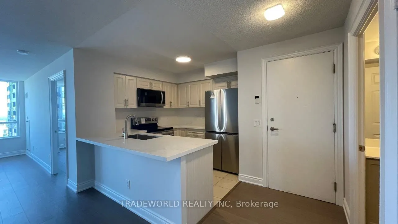 25 Greenview Avenue, #2526