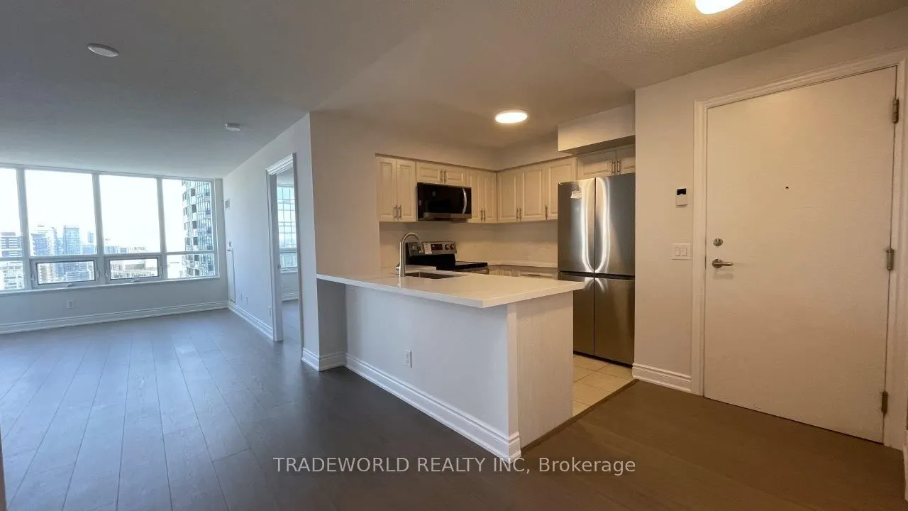 25 Greenview Avenue, #2526
