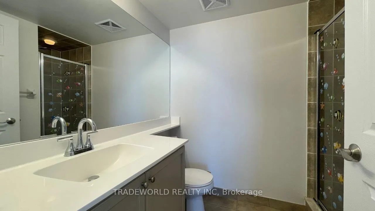25 Greenview Avenue, #2526