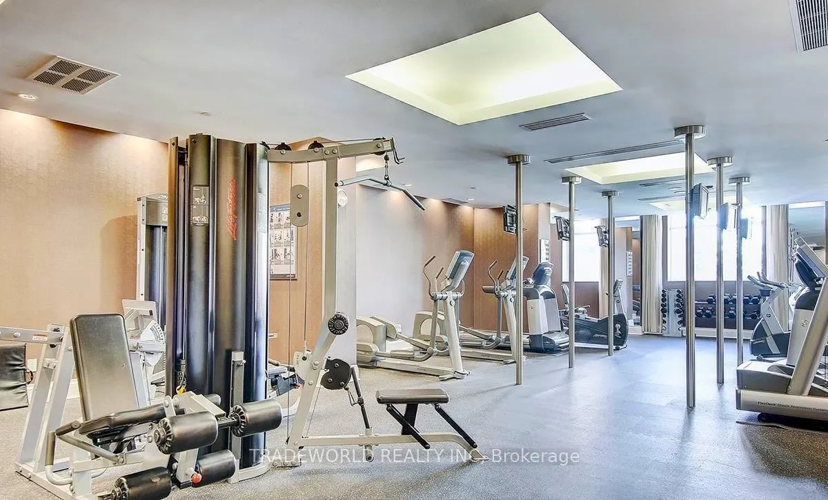 25 Greenview Avenue, #2526