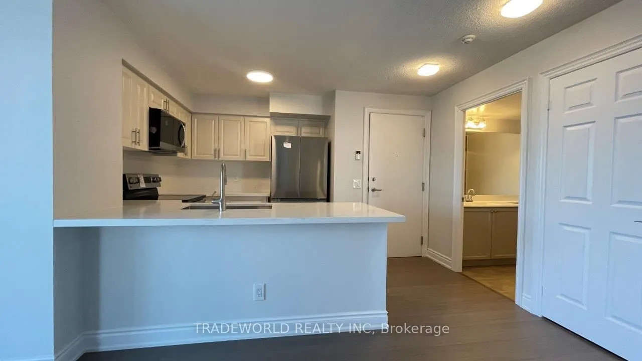 25 Greenview Avenue, #2526