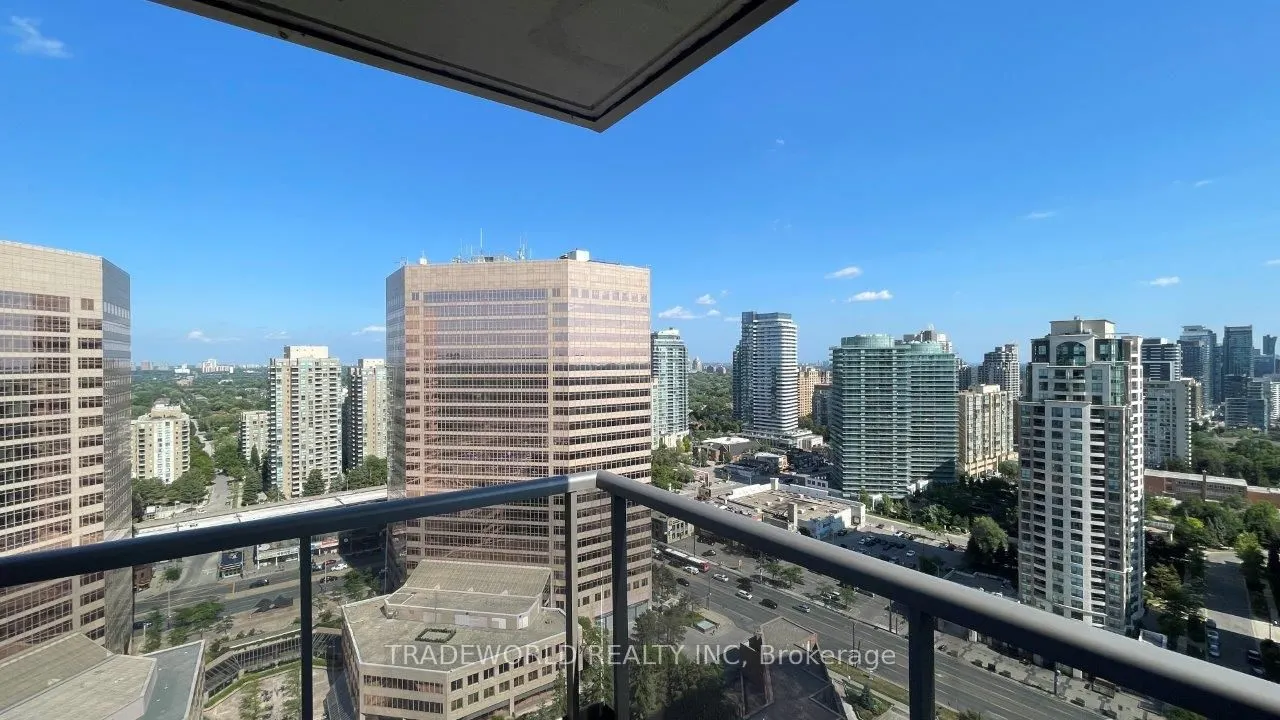 25 Greenview Avenue, #2526