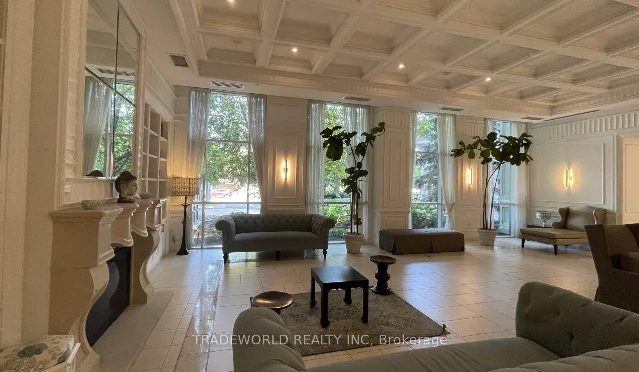 25 Greenview Avenue, #2526