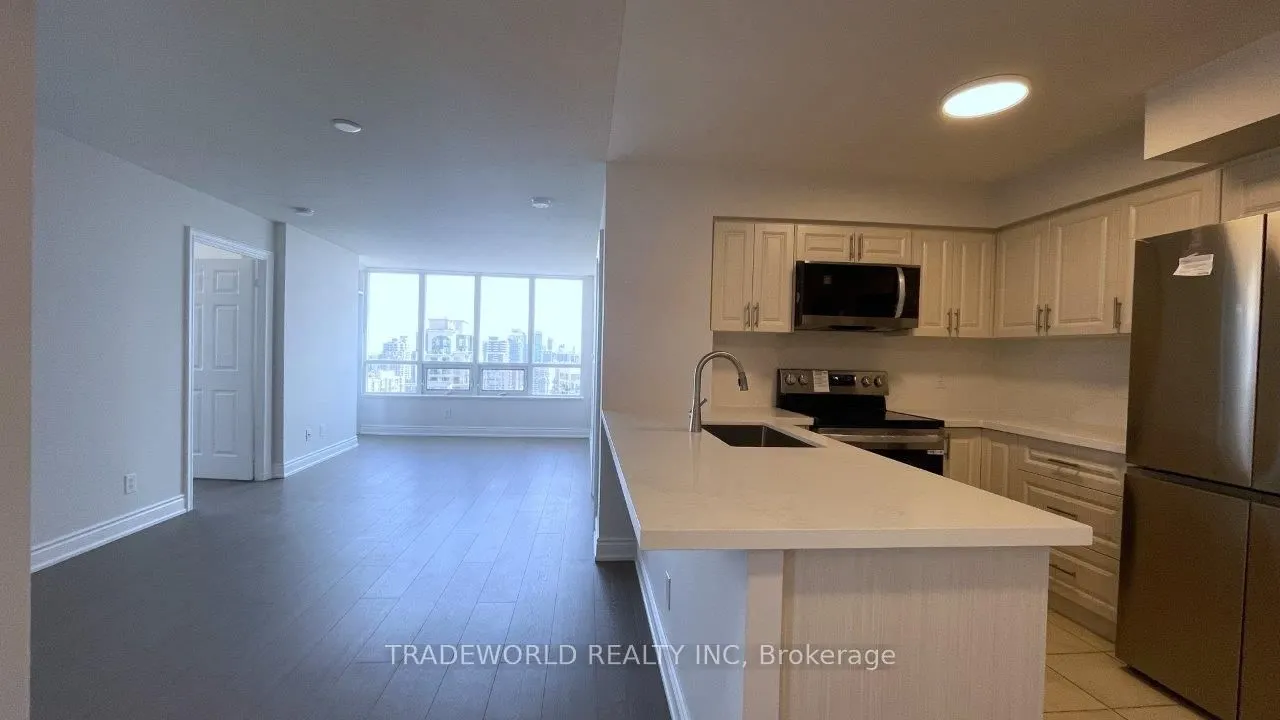 25 Greenview Avenue, #2526