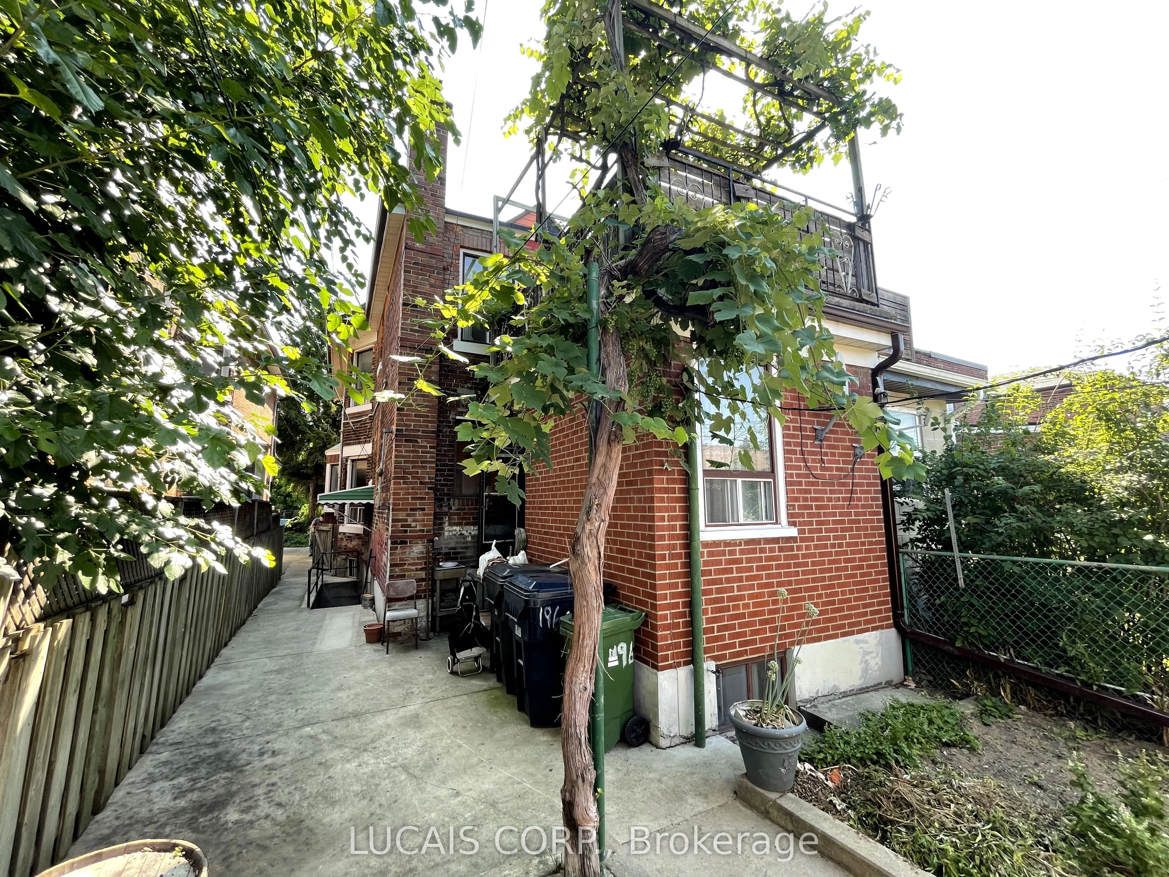 196 Beatrice Street