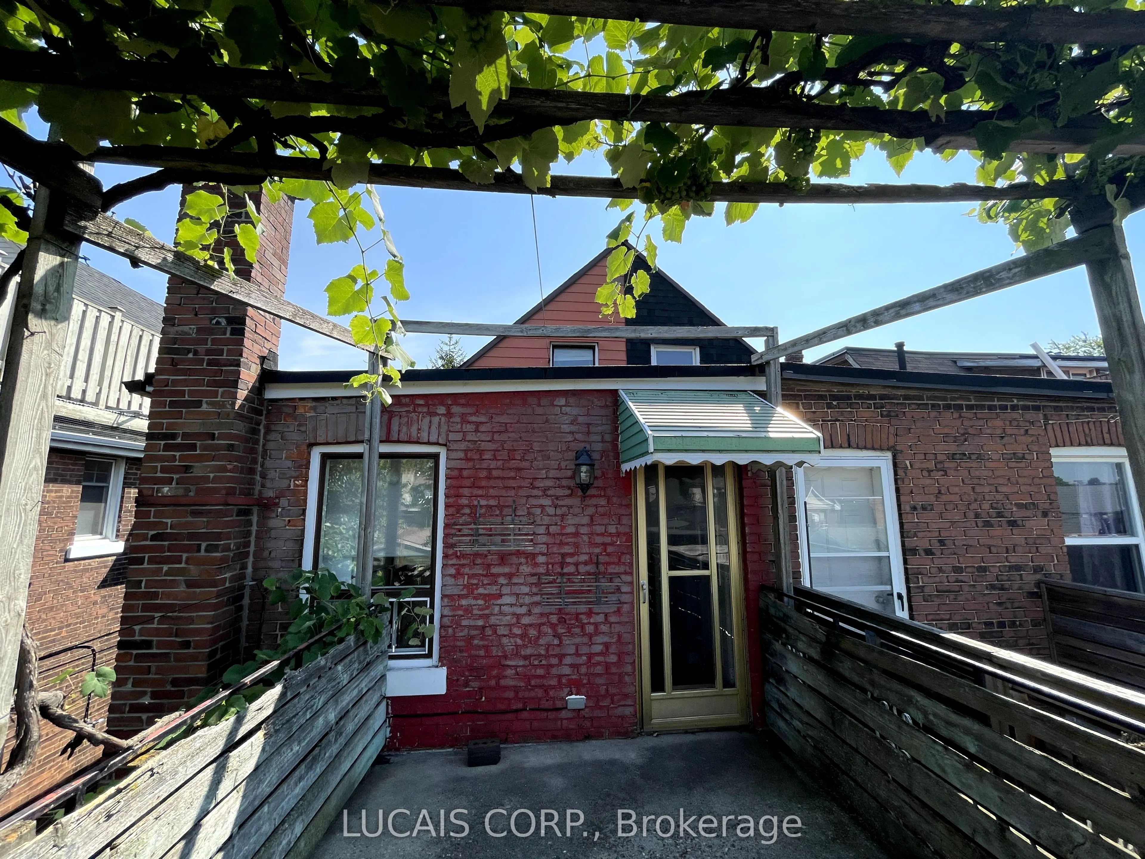 196 Beatrice Street