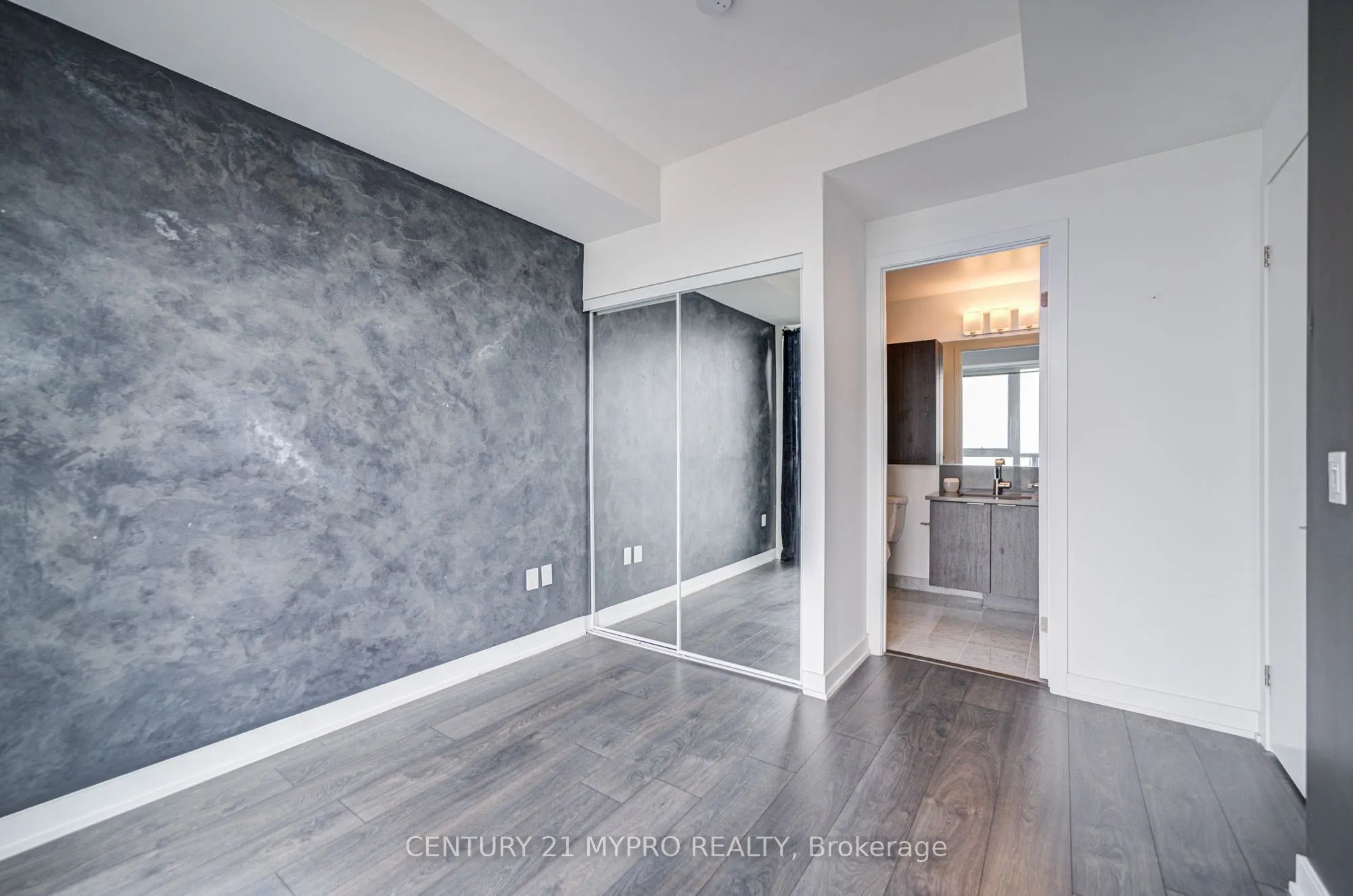 38 Iannuzzi Street, #2510