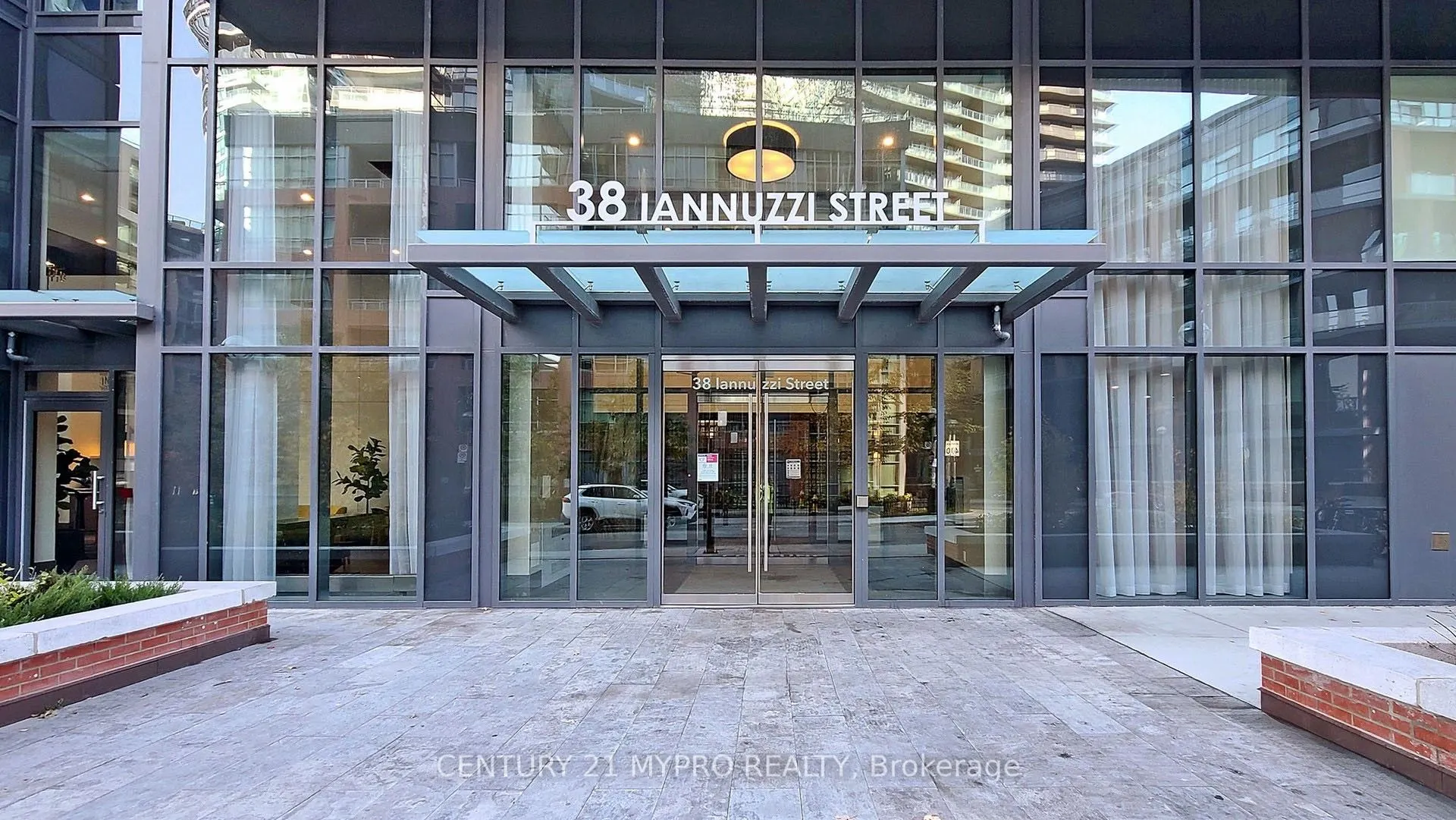 38 Iannuzzi Street, #2510