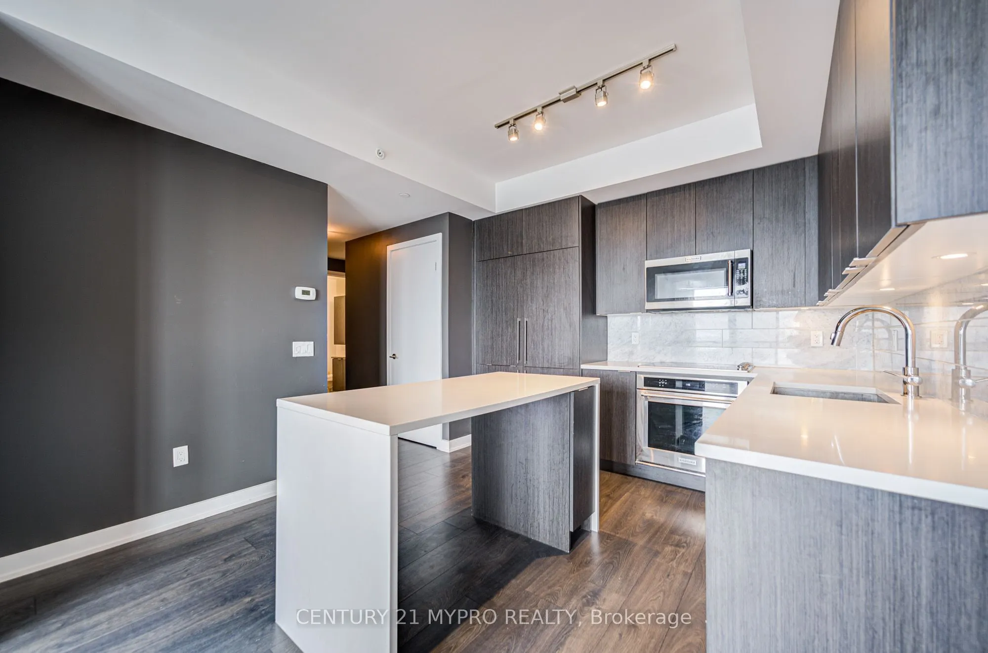 38 Iannuzzi Street, #2510