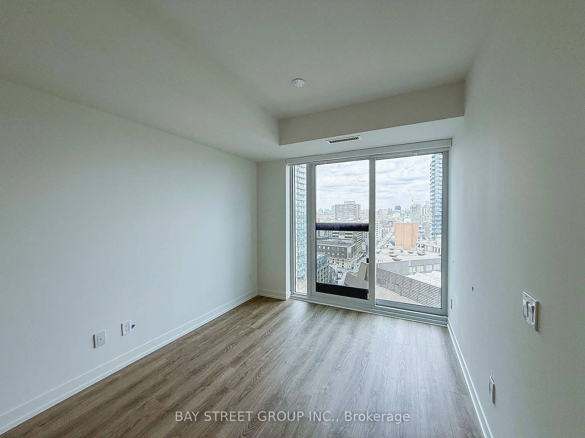 771 Yonge Street, #1906