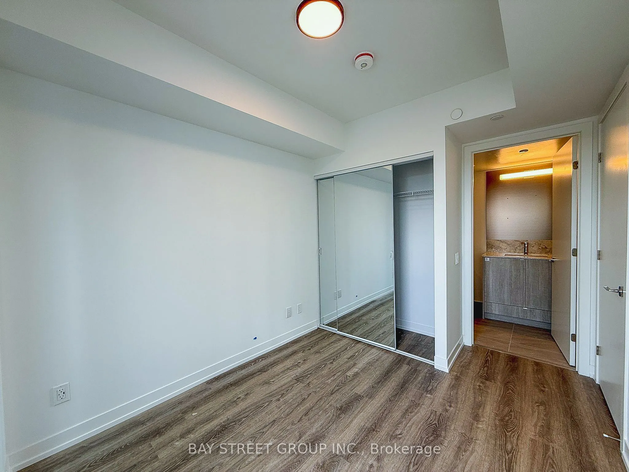 771 Yonge Street, #1906