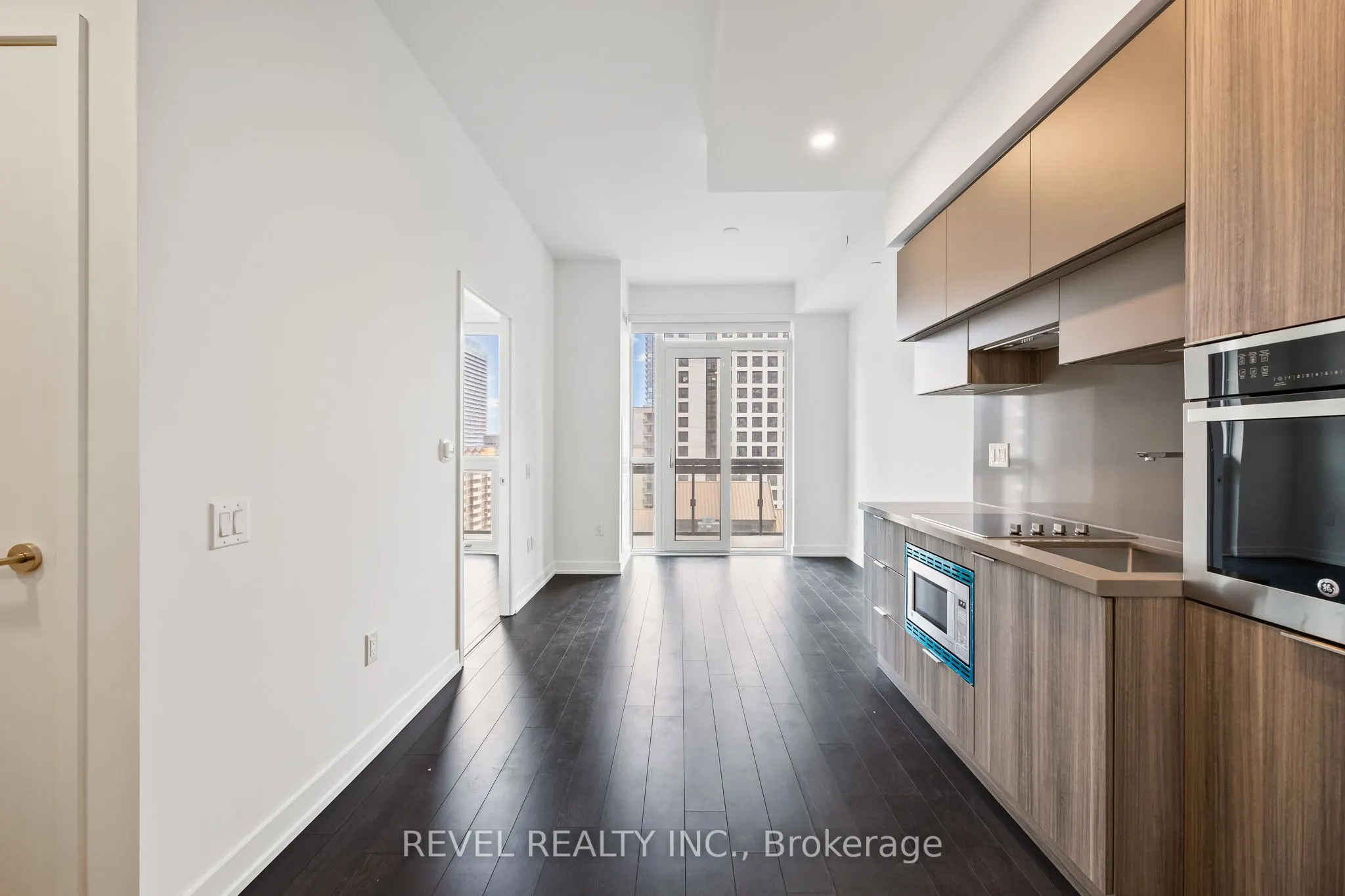 39 Roehampton Avenue, #1210