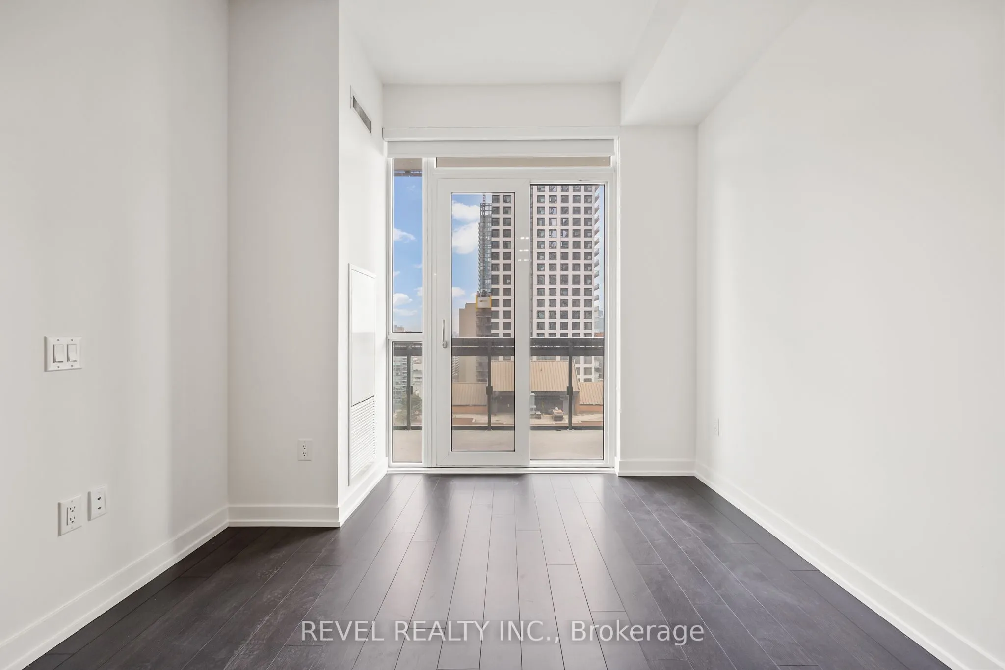 39 Roehampton Avenue, #1210