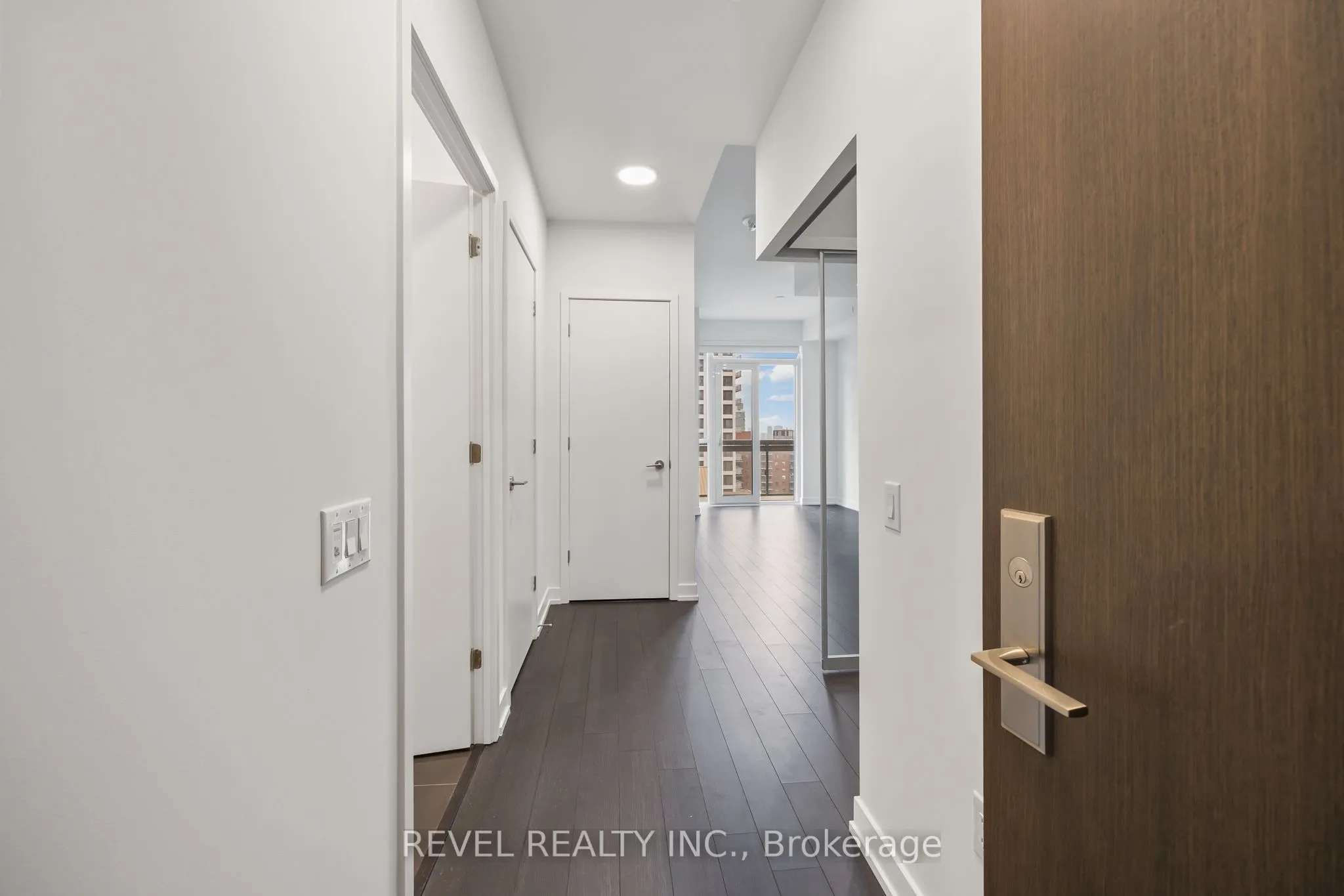 39 Roehampton Avenue, #1210