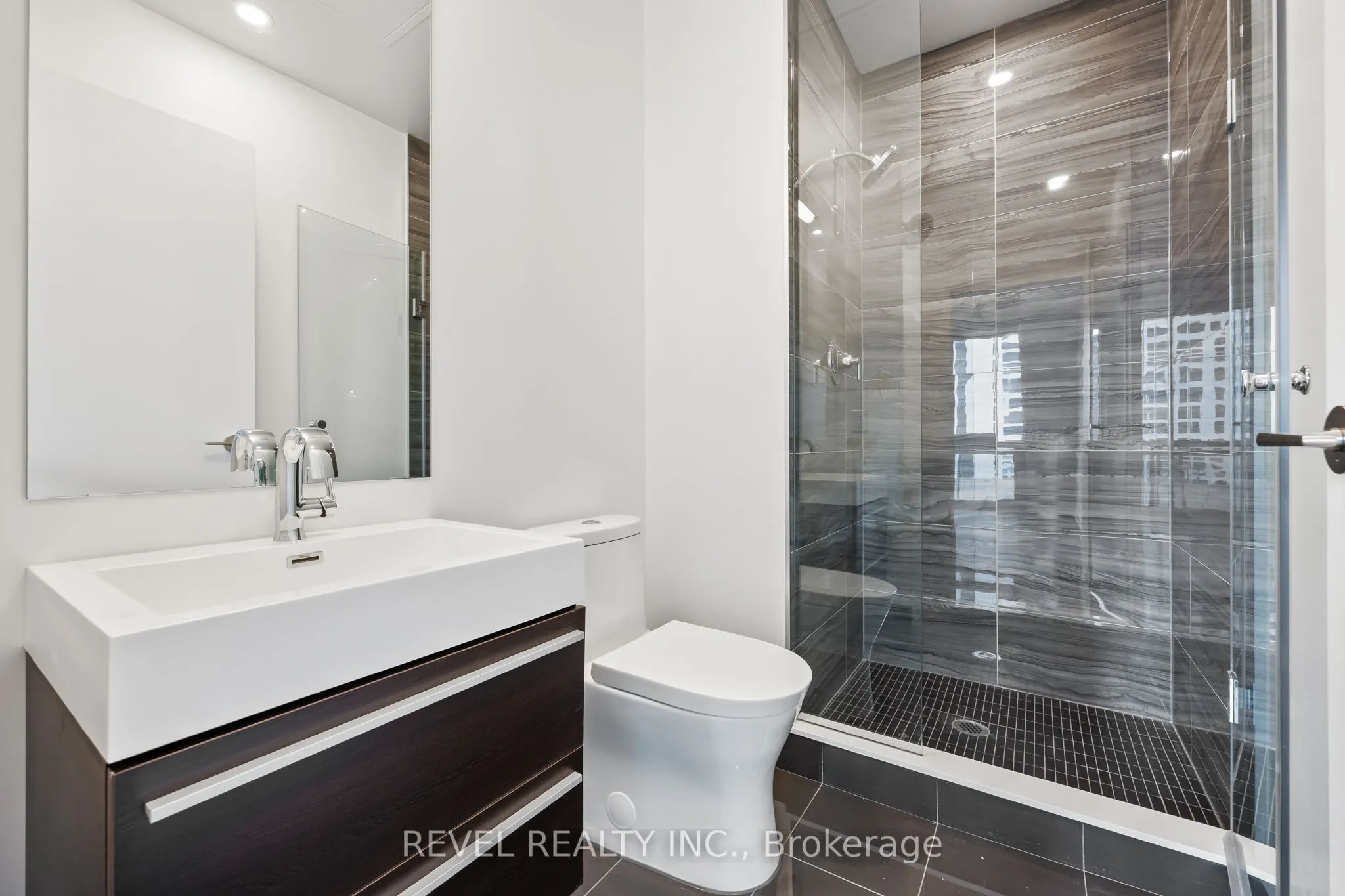 39 Roehampton Avenue, #1210
