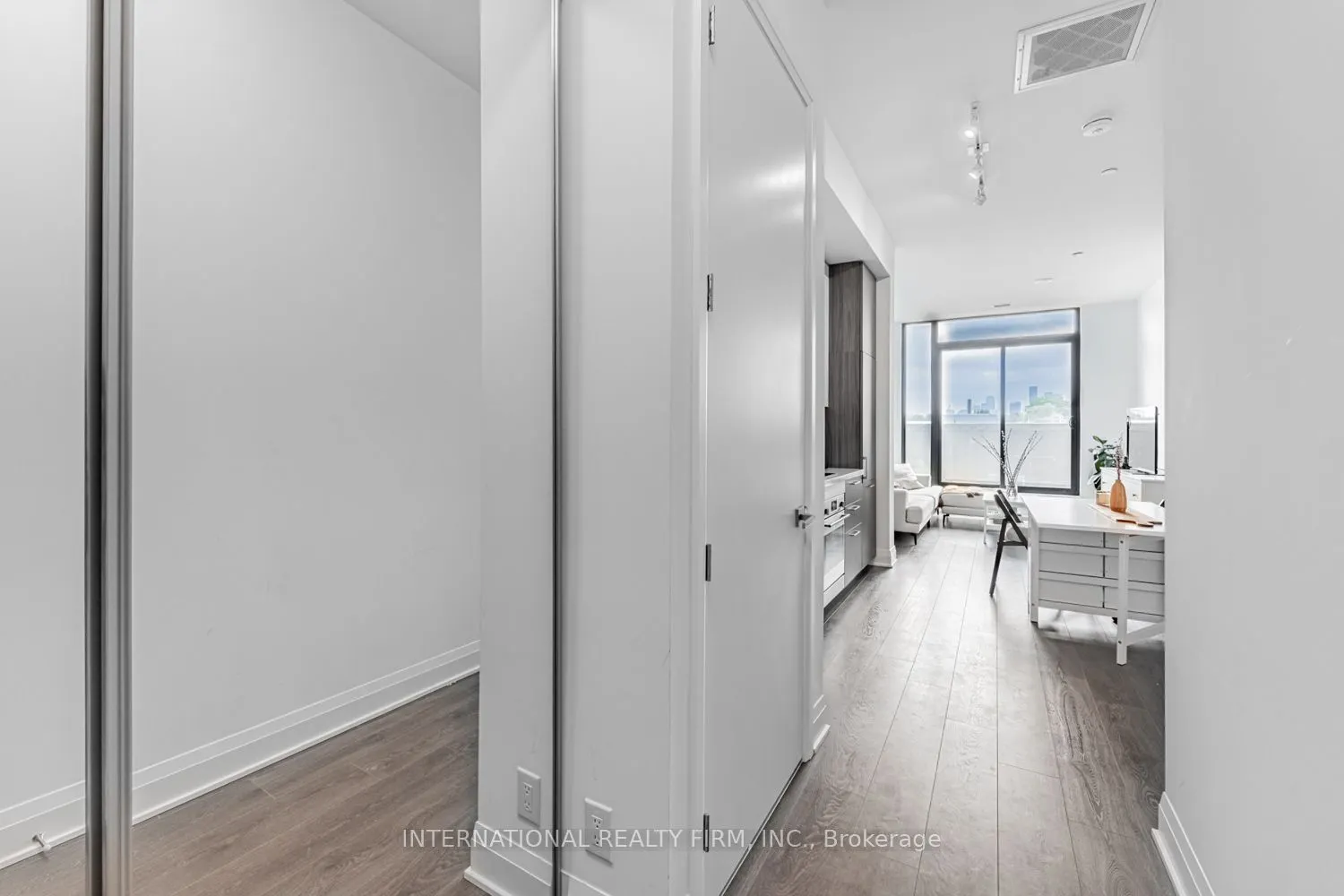 33 Frederick Todd Way W, #207