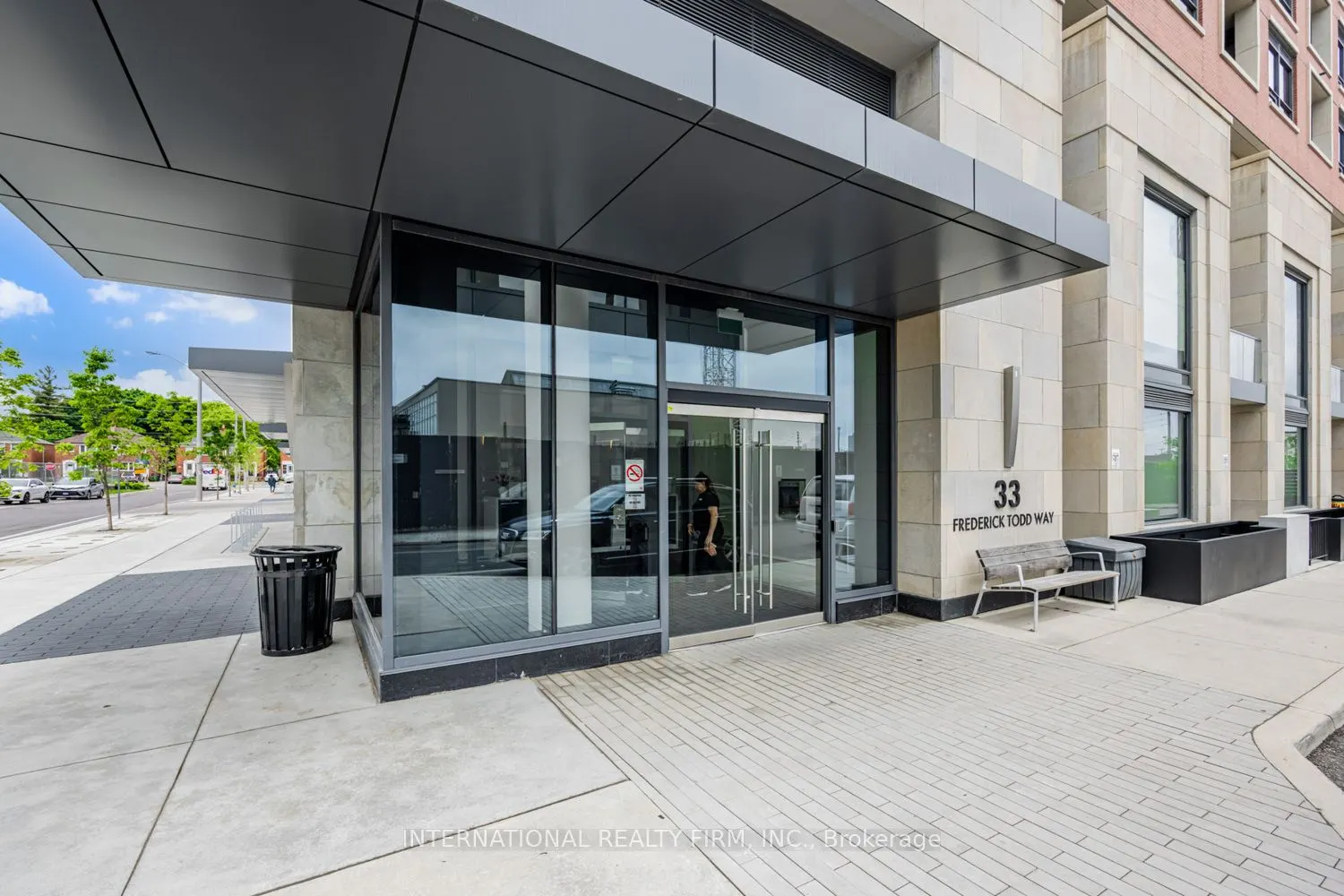 33 Frederick Todd Way W, #207