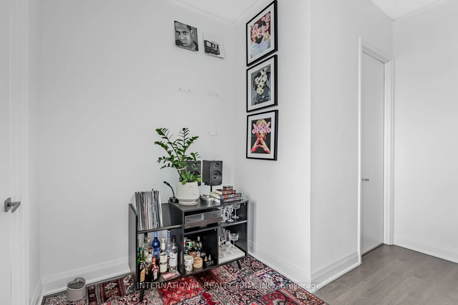 33 Frederick Todd Way W, #207