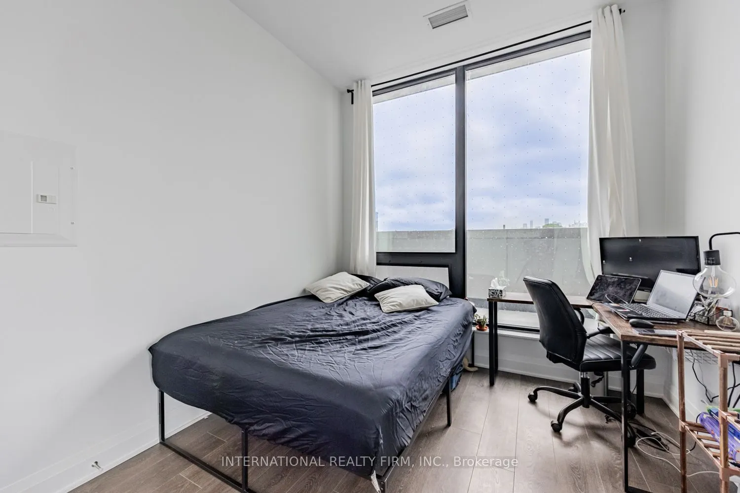 33 Frederick Todd Way W, #207