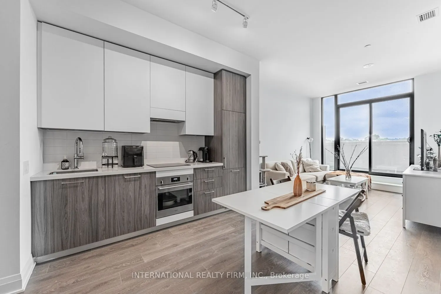 33 Frederick Todd Way W, #207