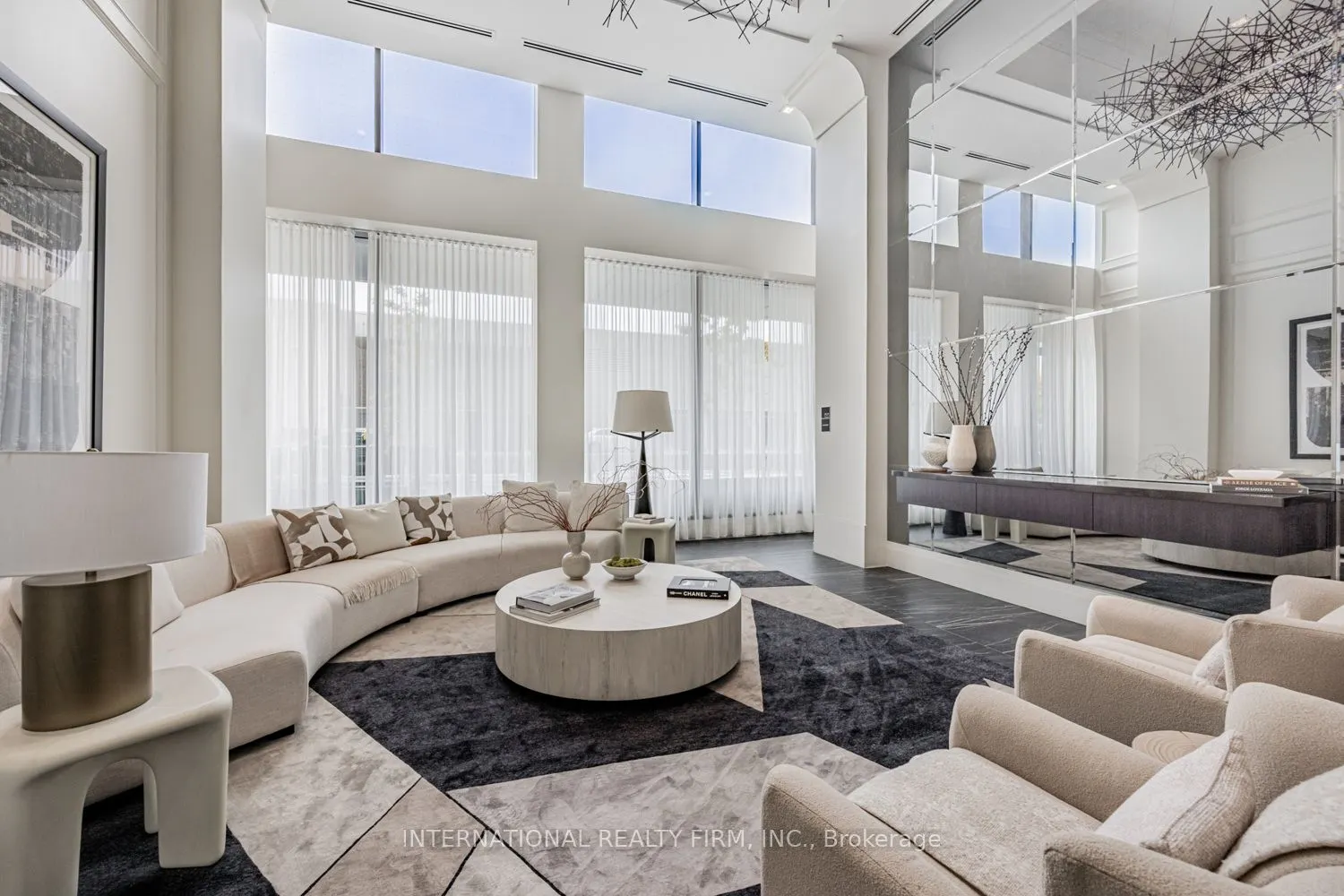 33 Frederick Todd Way W, #207